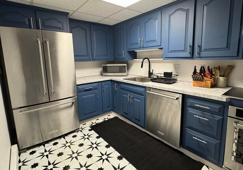More Photos Of 127 Main St, Cooperstown Storefront For Sale