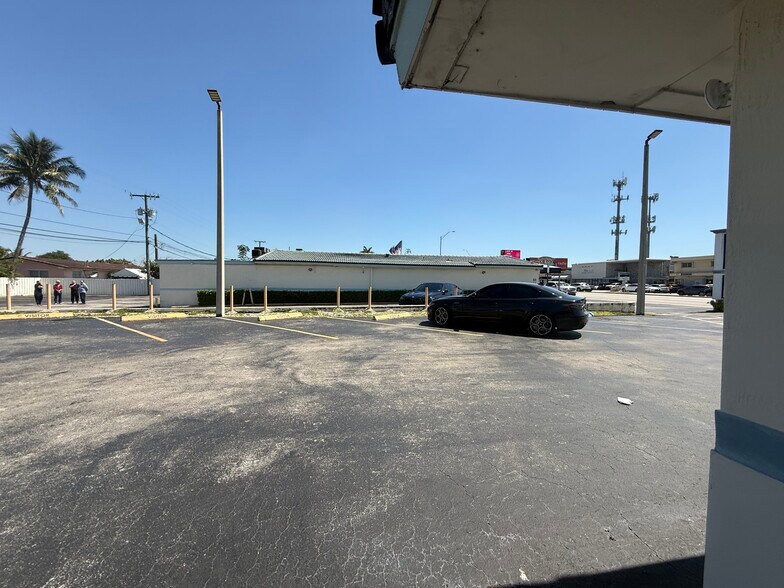 More Photos Of 9611 SW 40th St, Miami Medical For Sale