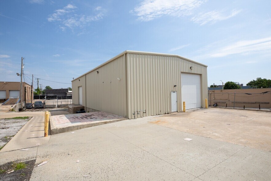 More Photos Of 801 Forest Ave, Kansas City Unknown For Lease