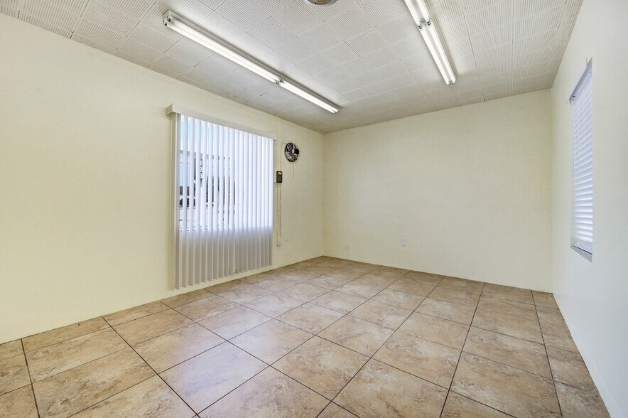 More Photos Of 117-137 Hughlett Ave, Cocoa General Retail For Sale