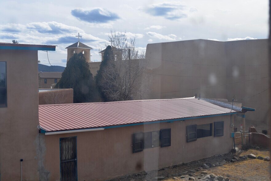 More Photos Of 62-64 St Francis Plaza, Ranchos De Taos Apartments For Sale