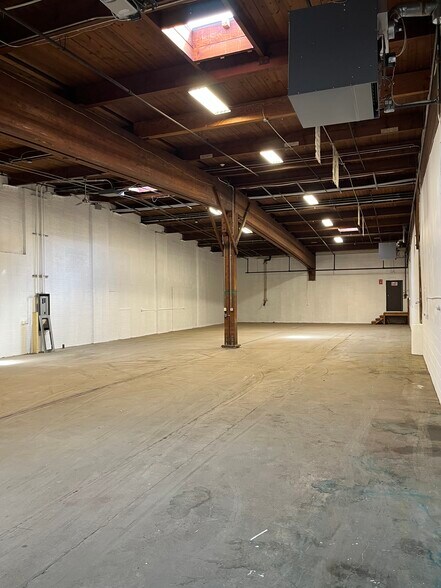 More Photos Of 108 Clematis Ave, Waltham Unknown For Lease