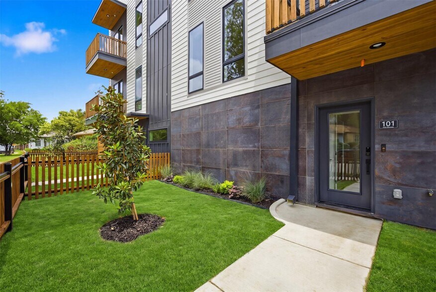 More Photos Of 4605 Belmont Ave, Dallas Apartments For Sale