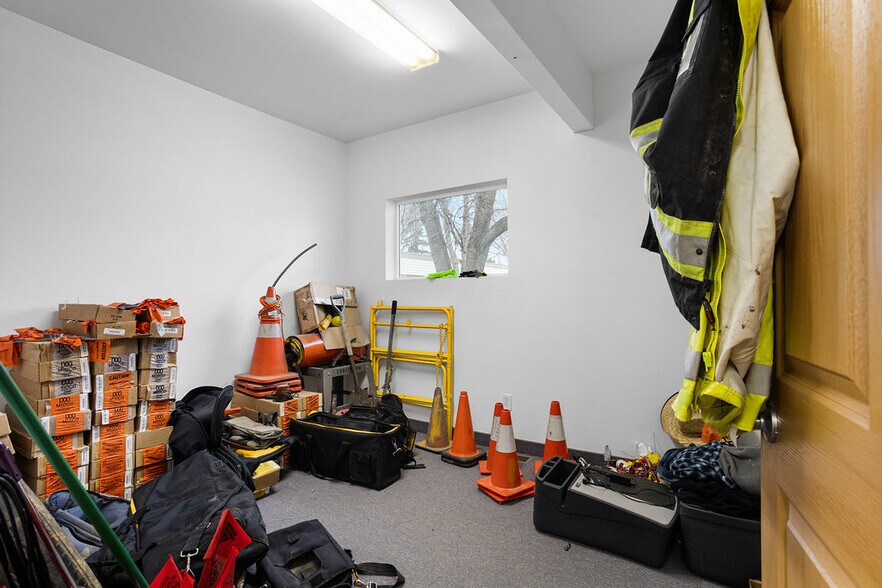 More Photos Of 2001 8th Ave SE, Minot General Retail For Sale