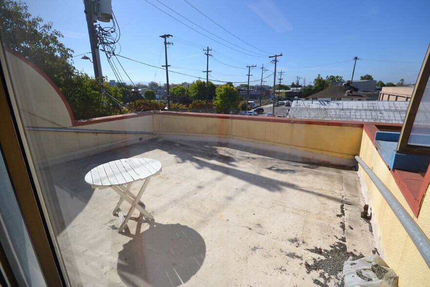 More Photos Of 2608 9th St, Berkeley Office For Lease