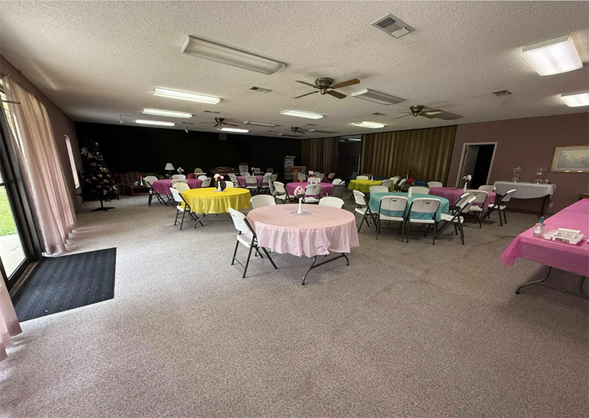 More Photos Of 121 Roosevelt St, Hooks Religious Facility For Sale