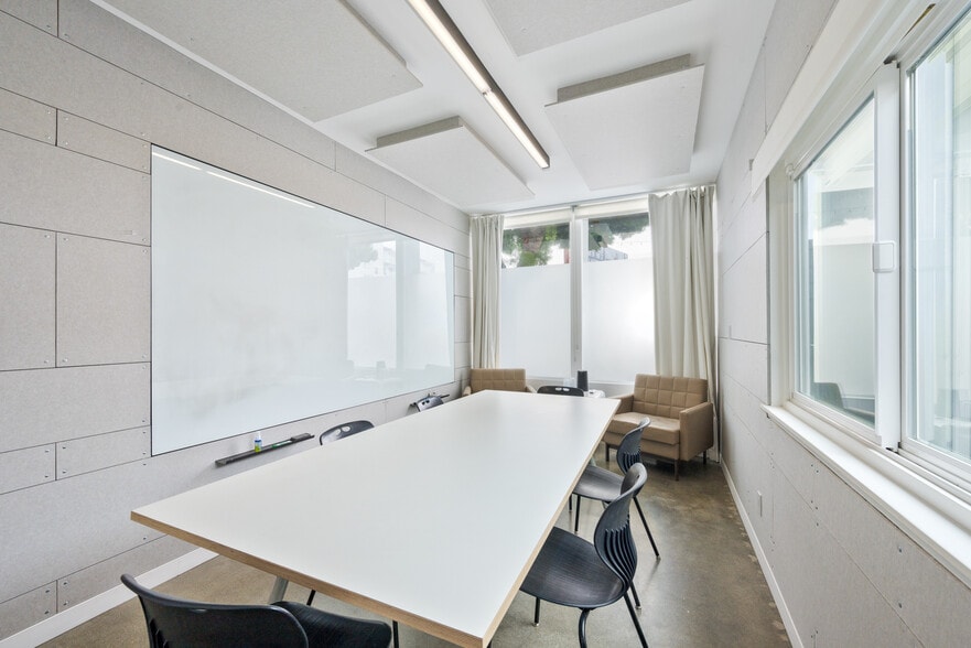 More Photos Of 12421 Venice Blvd, Los Angeles Loft Creative Space For Lease