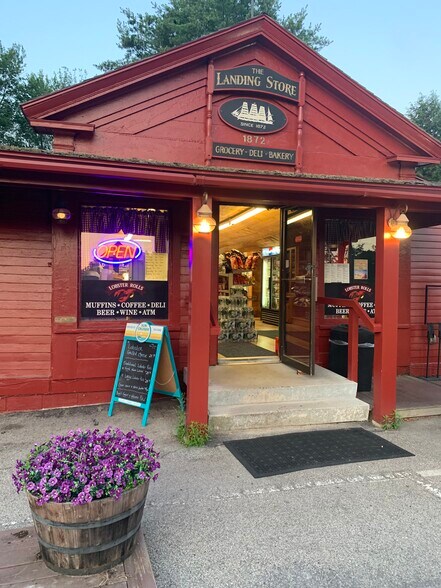 More Photos Of 157 Summer St, Kennebunk Convenience Store For Sale