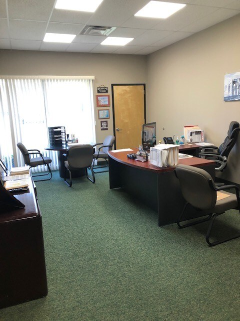 More Photos Of 16 Sawgrass Dr, Bellport Village Warehouse For Lease