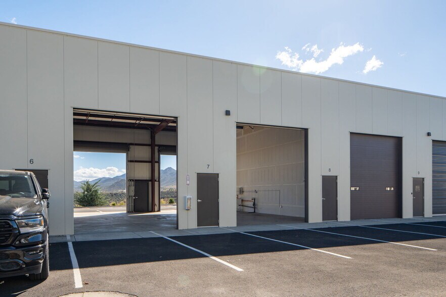 More Photos Of 2700 N Lake Valley Rd, Prescott Valley Light Manufacturing For Sale