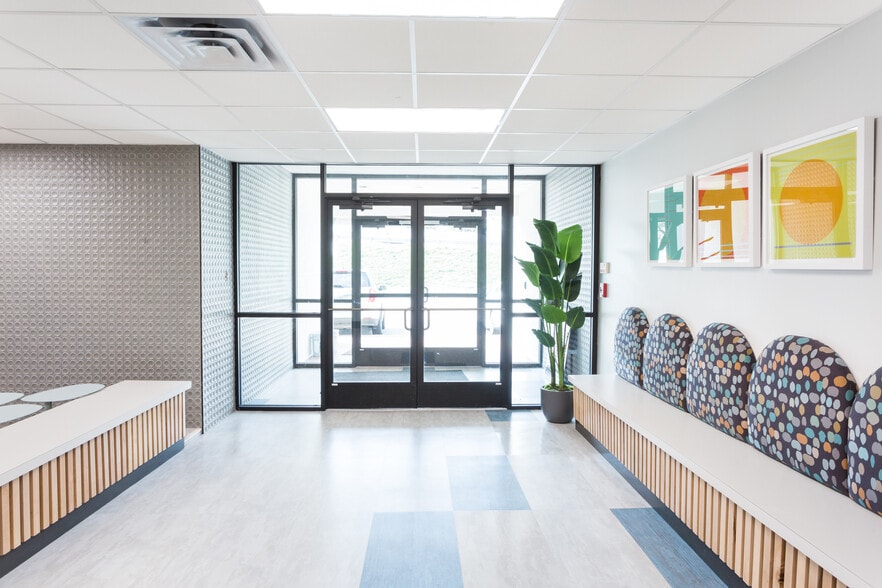 More Photos Of 2101 S Interstate 35, Austin Office For Lease