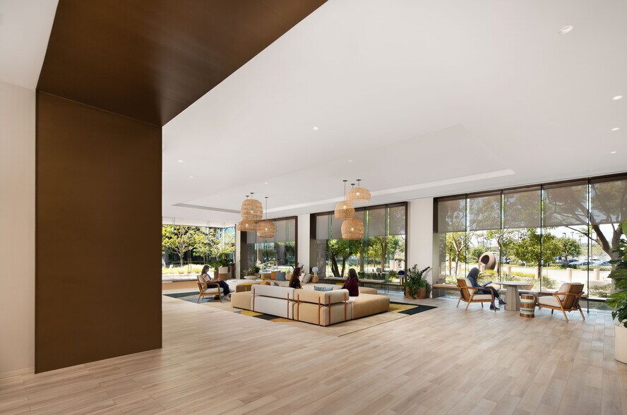 More Photos Of 3900 Kilroy Airport Way, Long Beach Unknown For Lease