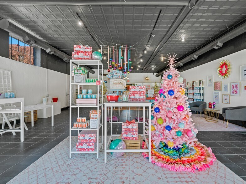 More Photos Of 14 Lodge St, Asheville Storefront Retail Office For Lease