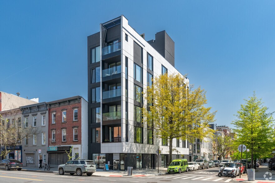 More Photos Of 996 Manhattan Ave, Brooklyn Apartments For Sale