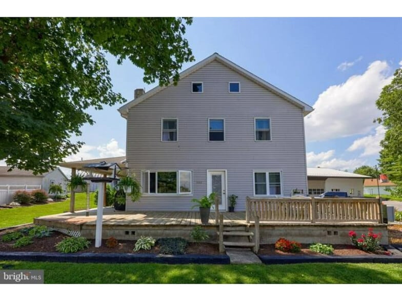 More Photos Of 240 Railroad Ave, Bird In Hand Flex For Sale