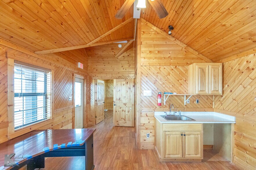 More Photos Of 10027 S Frontage Rd, Clyde Manufacturing For Sale