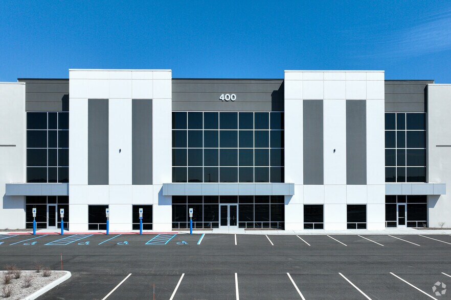 More Photos Of 400 Salt Meadow Rd, Carteret Warehouse For Lease