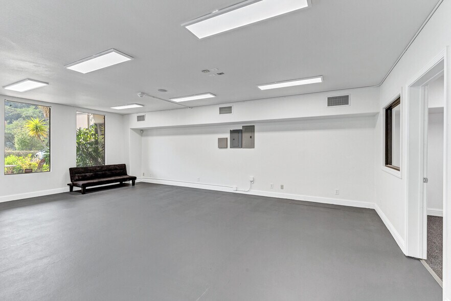 More Photos Of 1925 Francisco Blvd E, San Rafael Light Manufacturing For Lease