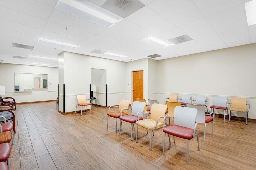 More Photos Of 401 Southcrest Cir, Southaven Medical For Lease