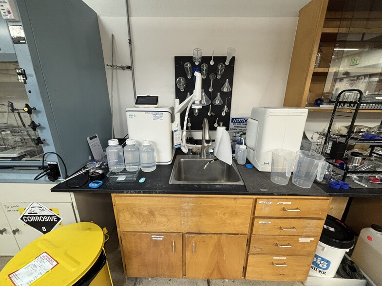 More Photos Of 1230 Bordeaux Dr, Sunnyvale Light Manufacturing For Lease