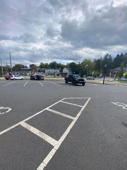 More Photos Of 16 Church St, Dallas Medical For Lease