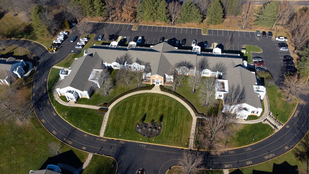More Photos Of 400-415 Executive Dr, Langhorne Medical For Lease