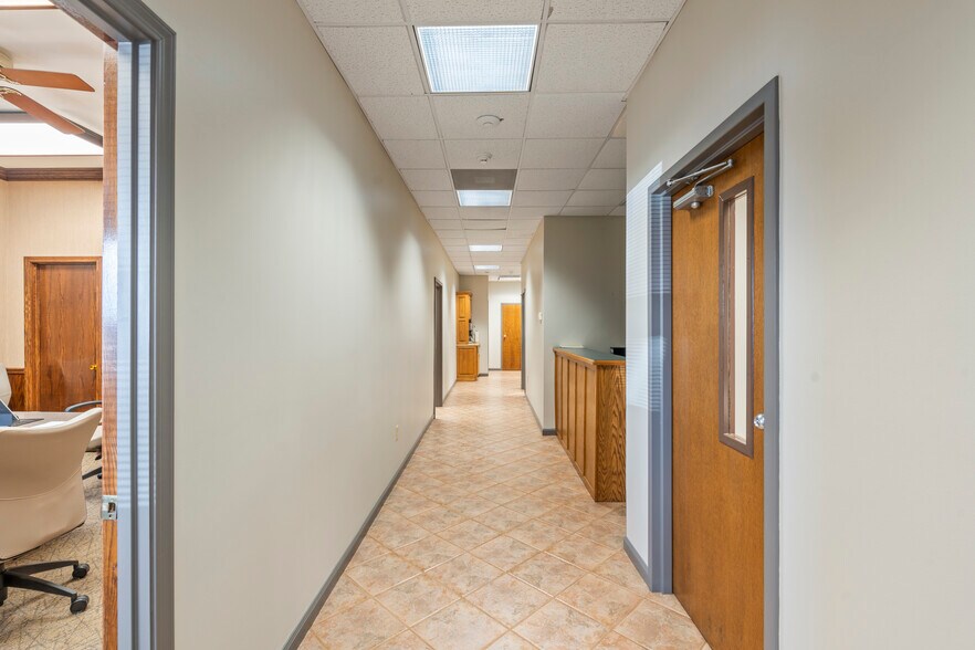 More Photos Of 108 Stallcup Dr, Sikeston General Retail For Sale