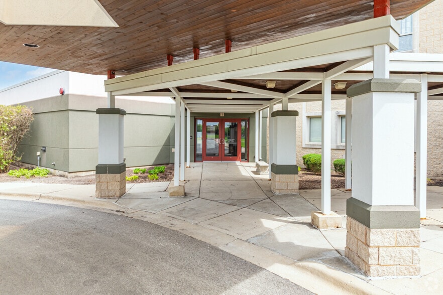 More Photos Of 1852 95th St, Naperville Religious Facility For Sale