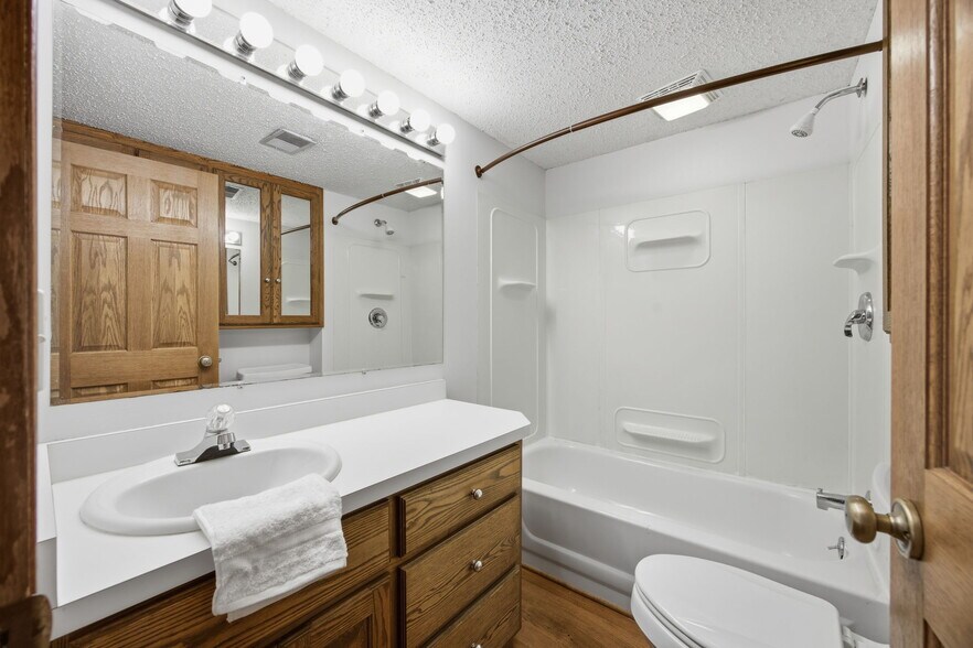 More Photos Of 9765 261st Ave NW, Zimmerman Flex For Sale