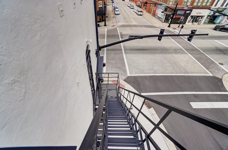 More Photos Of 202 S Main St, Celina Office For Sale