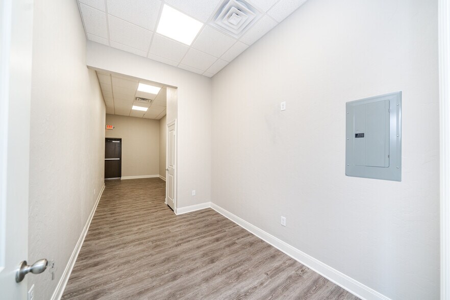 More Photos Of 307 US Highway 271 N, Gilmer Storefront Retail Office For Lease