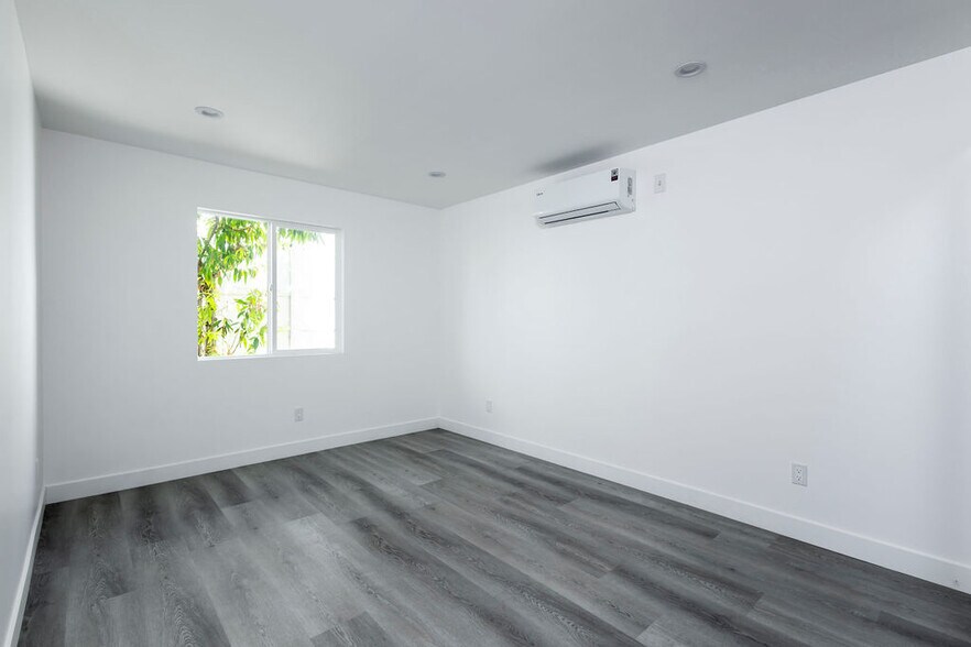 More Photos Of 2749 S Mansfield Ave, Los Angeles Apartments For Sale