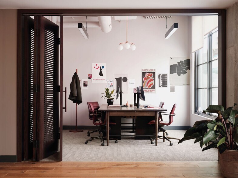 More Photos Of 200 N Green St, Chicago Hotel For Lease