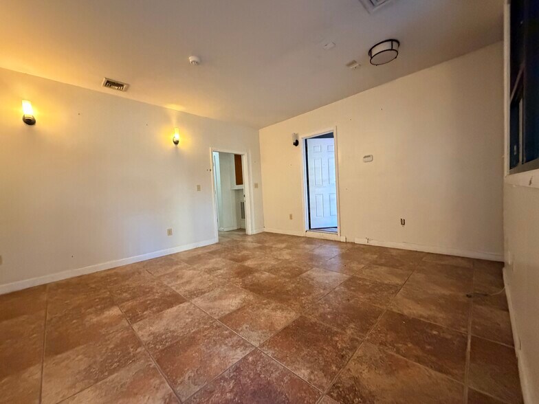 More Photos Of 516 51st St, West New York Office Residential For Lease