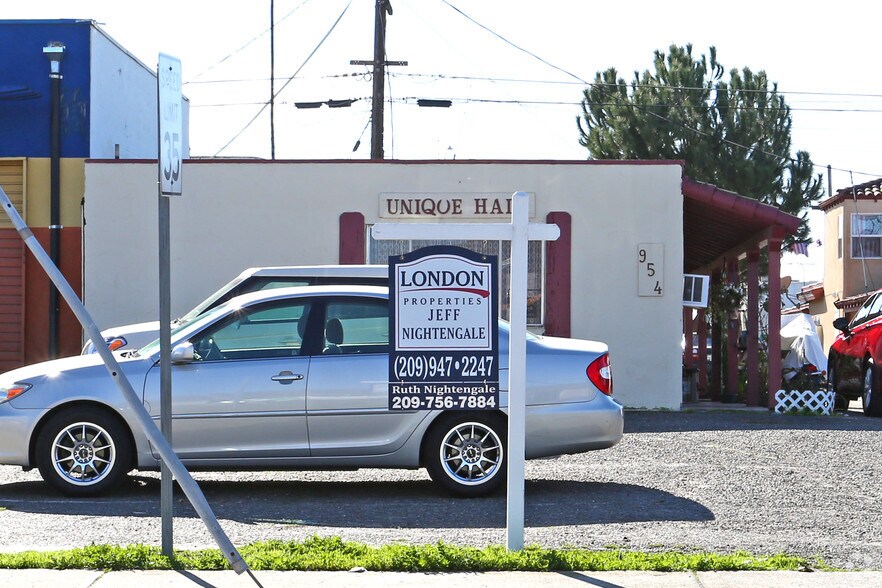 More Photos Of 954 Broadway Ave, Atwater Freestanding For Lease