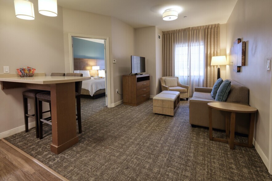 More Photos Of 4819 Canyon Lakes Trace Dr, Humble Hotel For Sale