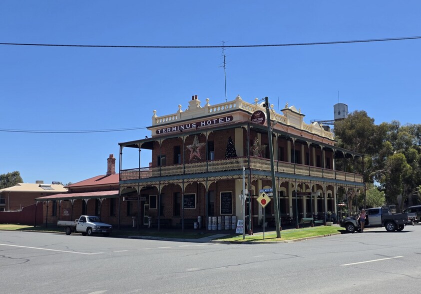 Primary Photo Of 88 Deniliquin Rd, Tocumwal Hotel For Lease