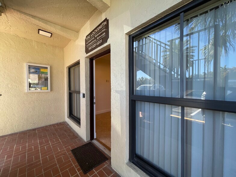 More Photos Of 312 S Old Dixie Hwy, Jupiter Office For Lease