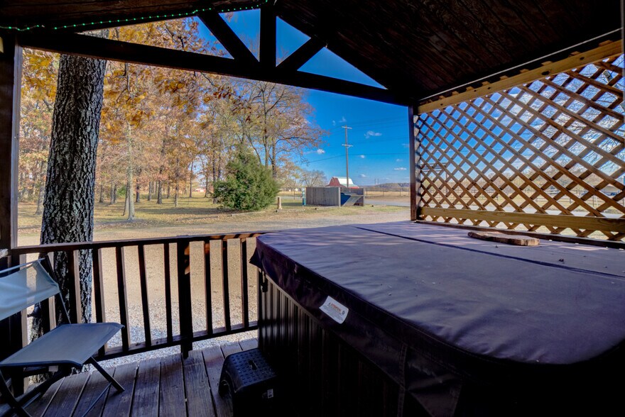 More Photos Of 446724 E 390 Rd, Langley Hotel For Sale