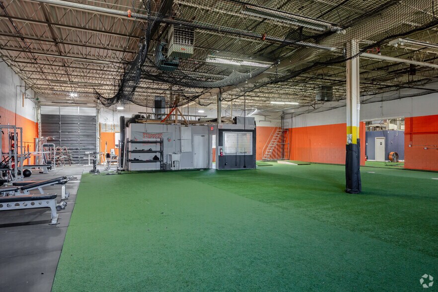 More Photos Of 180 Shepard Ave, Wheeling Warehouse For Sale