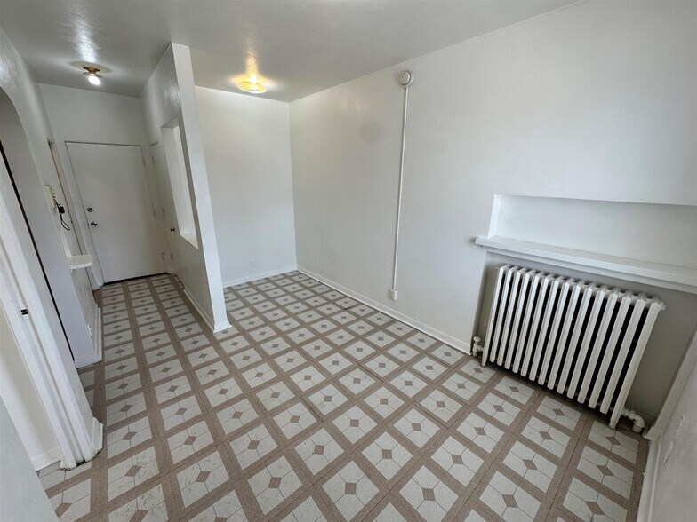 More Photos Of 24-26 S Galena Ave, Freeport Apartments For Sale
