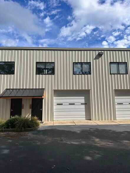 More Photos Of 809 Mt Vernon Rd, Raleigh Showroom For Lease