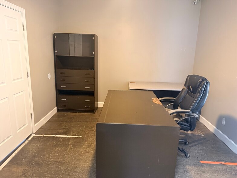 More Photos Of 130 Gralan Dr, Byron Office Residential For Sale