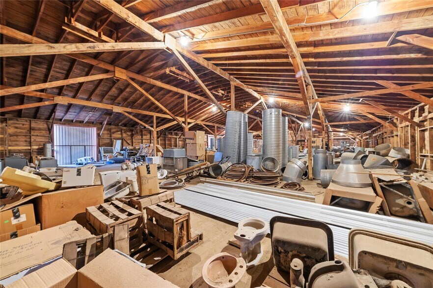 More Photos Of 1403 Blake Dr, Brownwood Warehouse For Sale