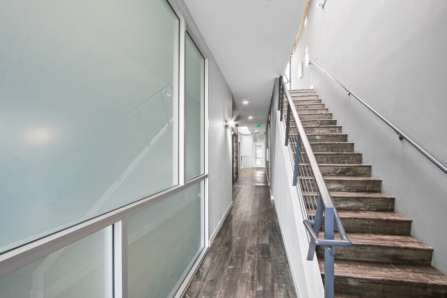 More Photos Of 2332 Cotner Ave, Los Angeles Loft Creative Space For Lease