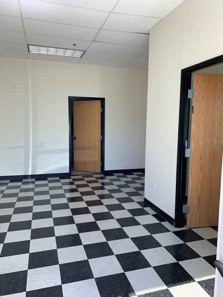 More Photos Of 2222 Park Pl, Minden Warehouse For Sale