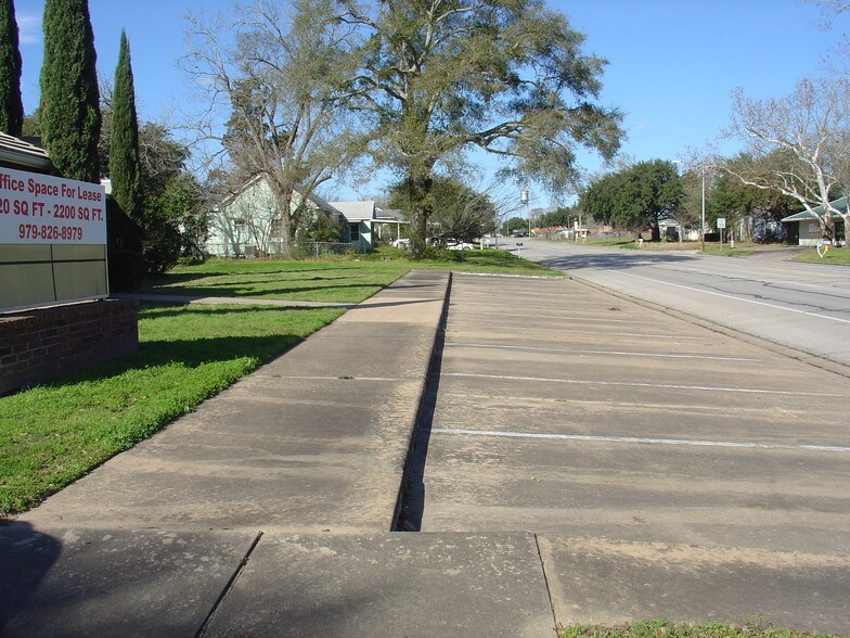 More Photos Of 1739 13th St, Hempstead Medical For Sale