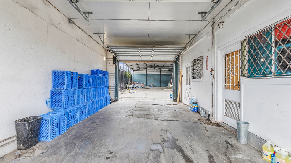 More Photos Of 909 53rd Ave, Oakland Warehouse For Sale
