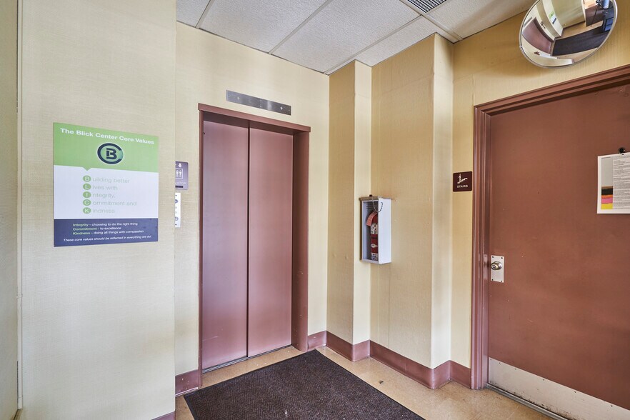 More Photos Of 640 W Market St, Akron Office For Sale