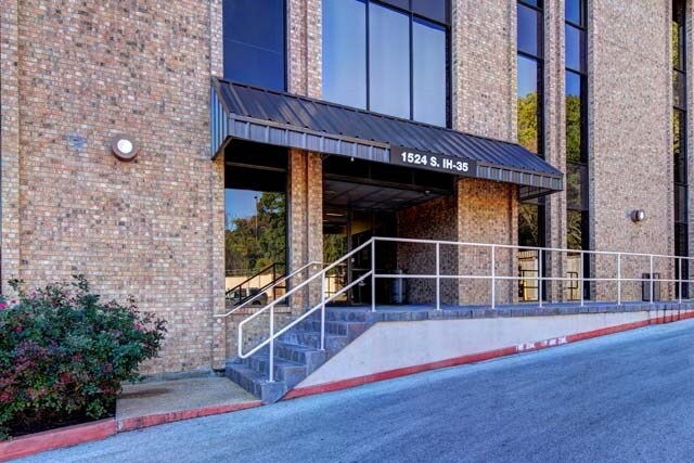 More Photos Of 1524 S Interstate 35 S, Austin Office For Lease